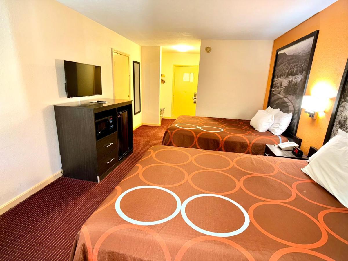 Super 8 By Wyndham Hillsville Zewnętrze zdjęcie